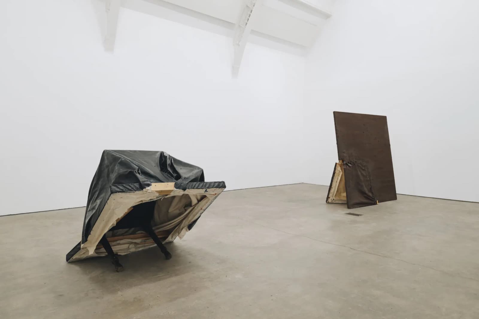 Angela de la Cruz: UPRIGHT